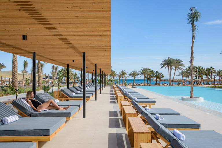 Serry Beach Resort 