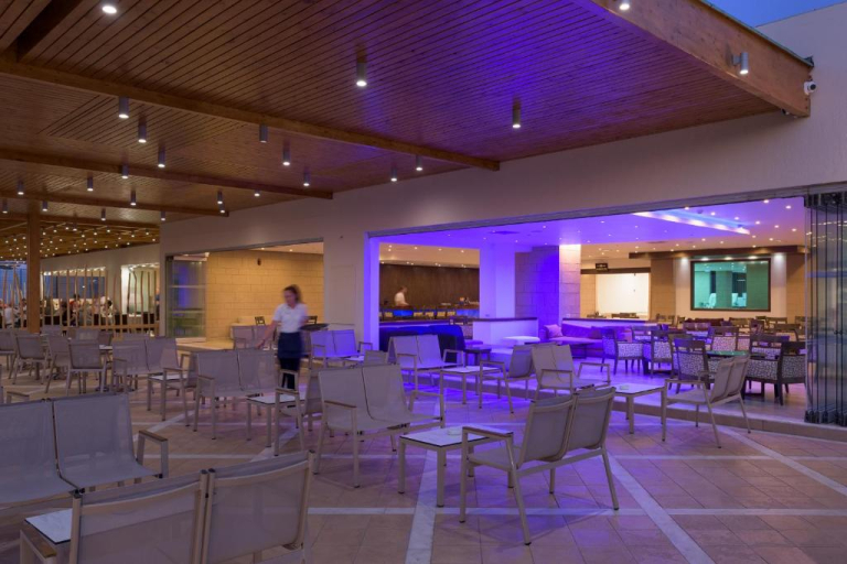 Avra Beach Resort Hotel & Bungalows