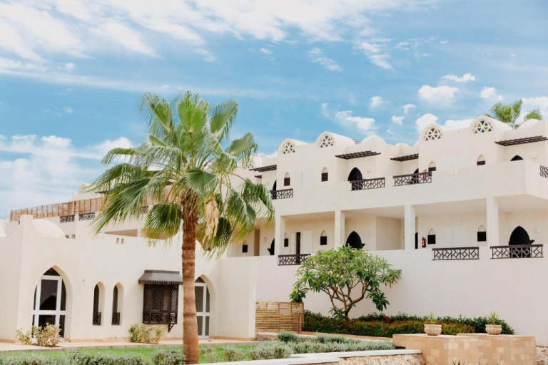 Reef Oasis Beach Resort 4*