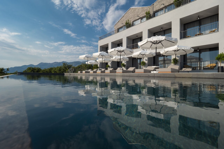 Vivid Blue Serenity Hotel 4*