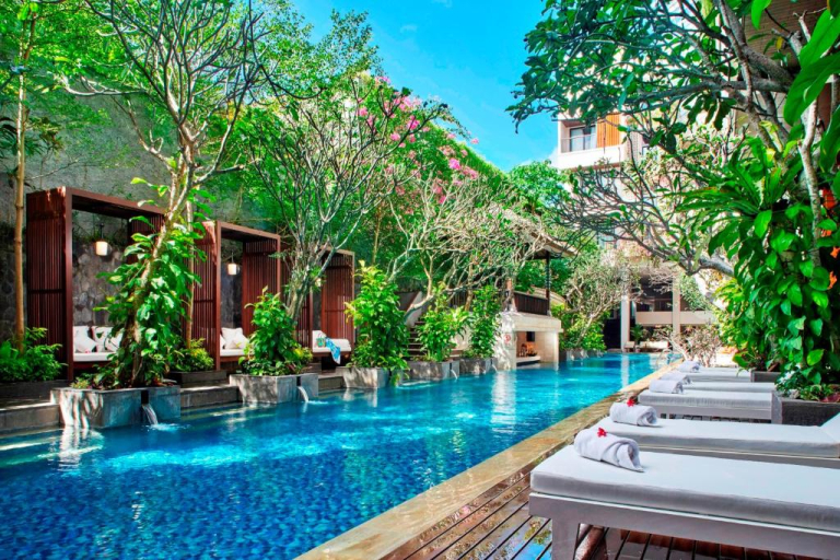 Jambuluwuk Oceano Seminyak 4*