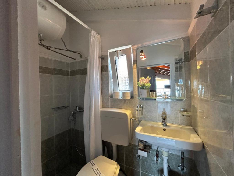 Brati II Beach Hotel