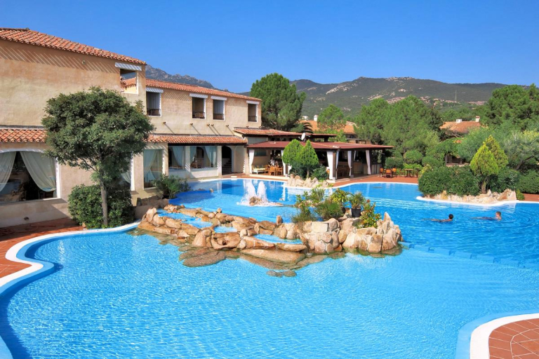 Colonna Hotel Du Golf 4*