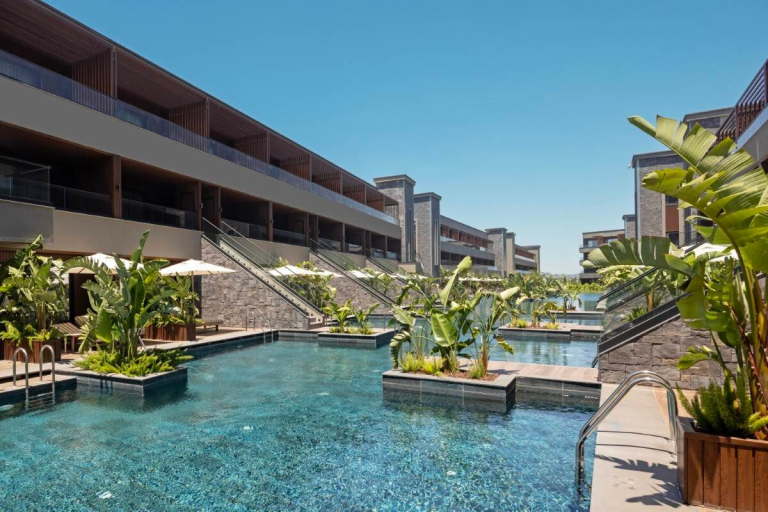 Jacaranda Luxury Resort
