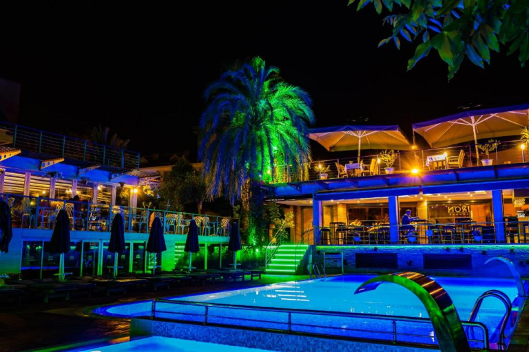 Ambassador Plaza Hotel