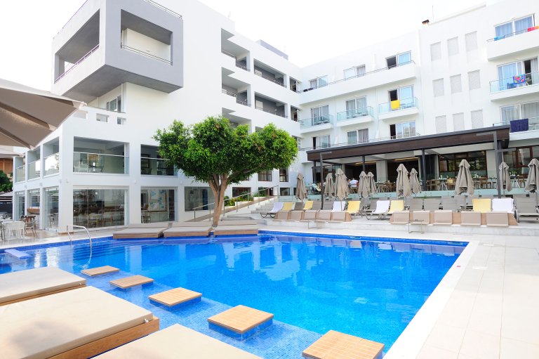 Atrium Ambiance Hotel 4*
