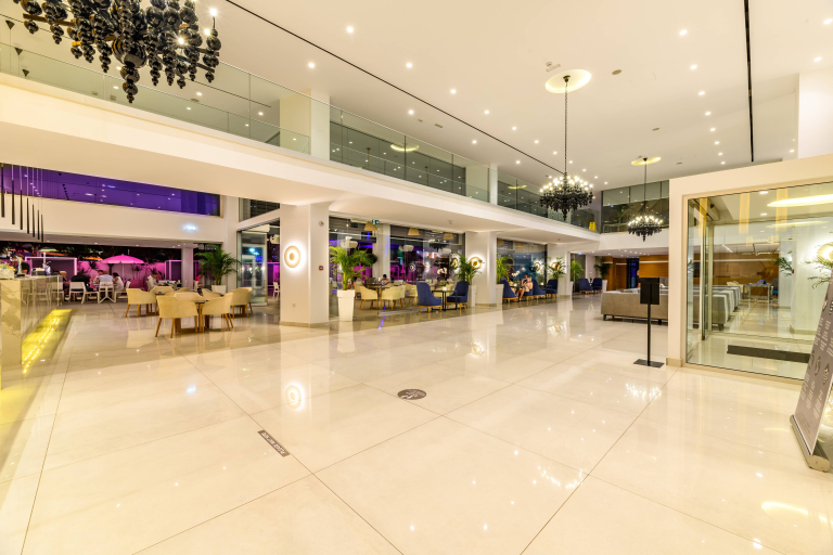 Tasia Maris Seasons Hotel