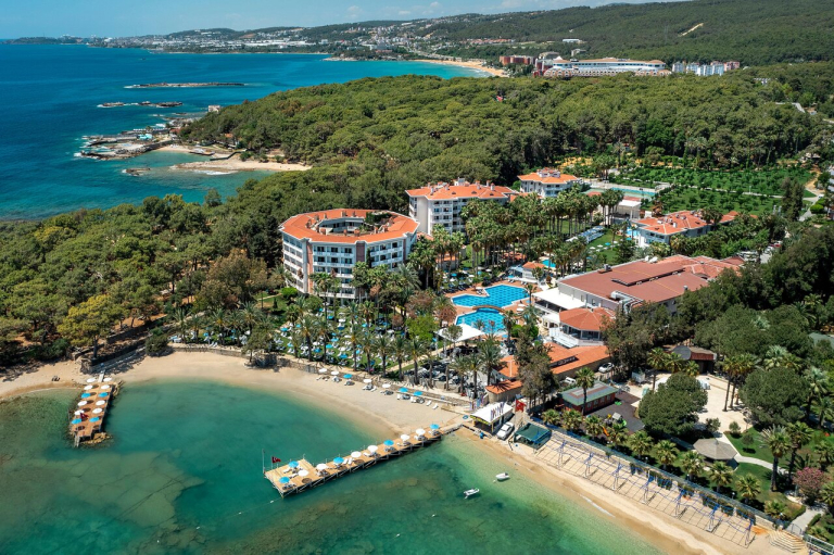 Utopia Resort & Residence  5*