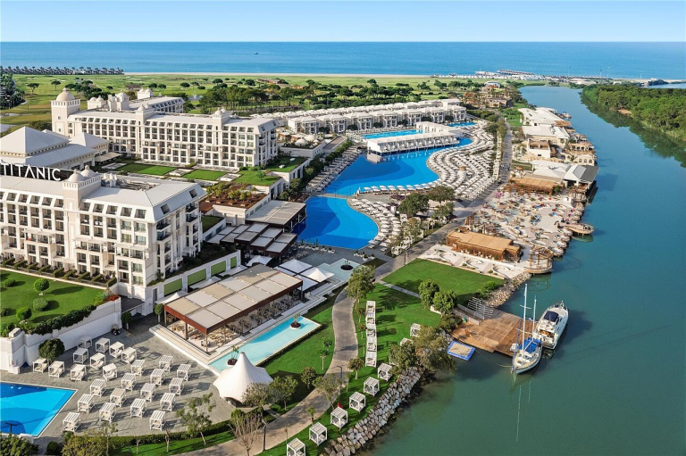 Titanic Deluxe Golf Belek  5*
