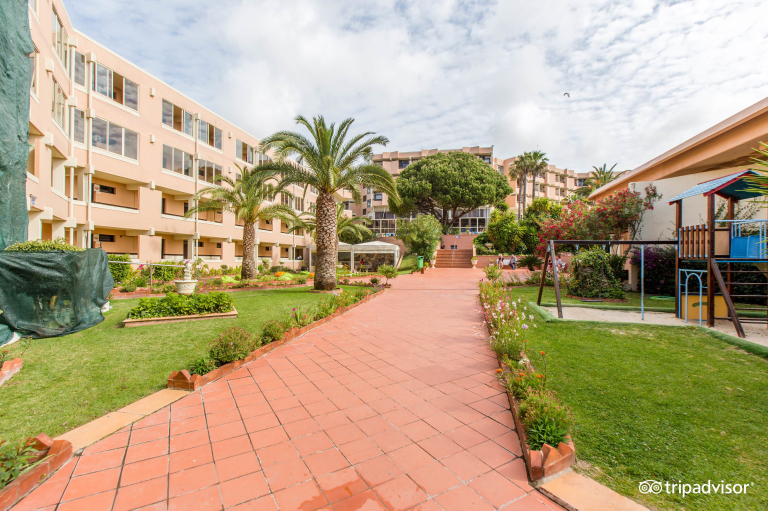 Auramar Beach Resort