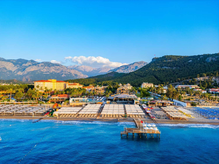 Sailor’s Beach Club