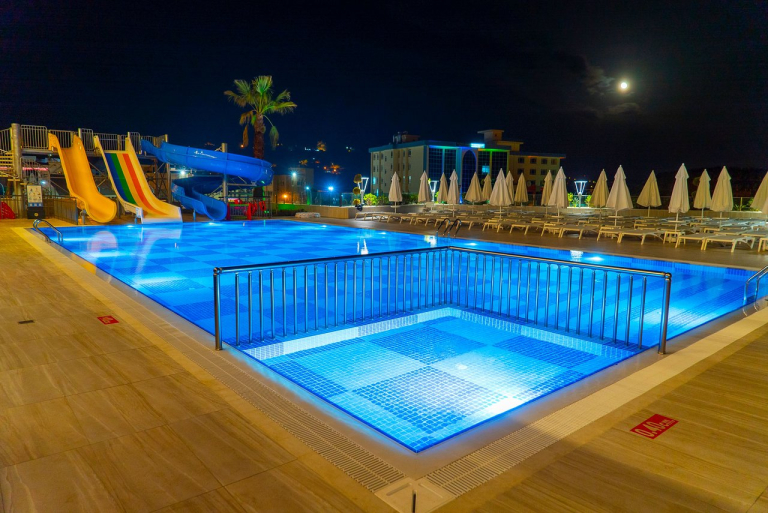 Graceland Khaolak Resort & Spa
