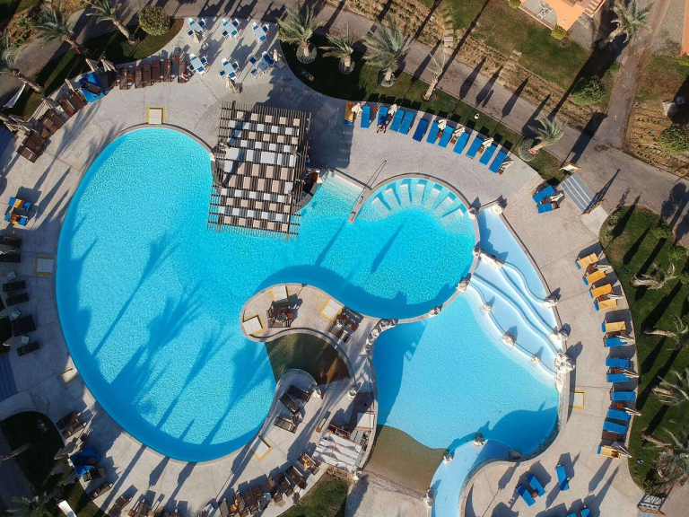 Novotel Beach 5*