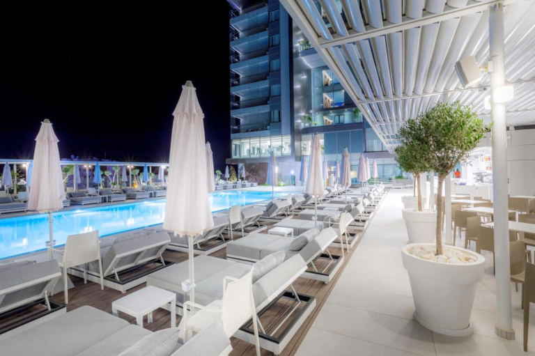 Radisson Blu Hotel Larnaca 5*