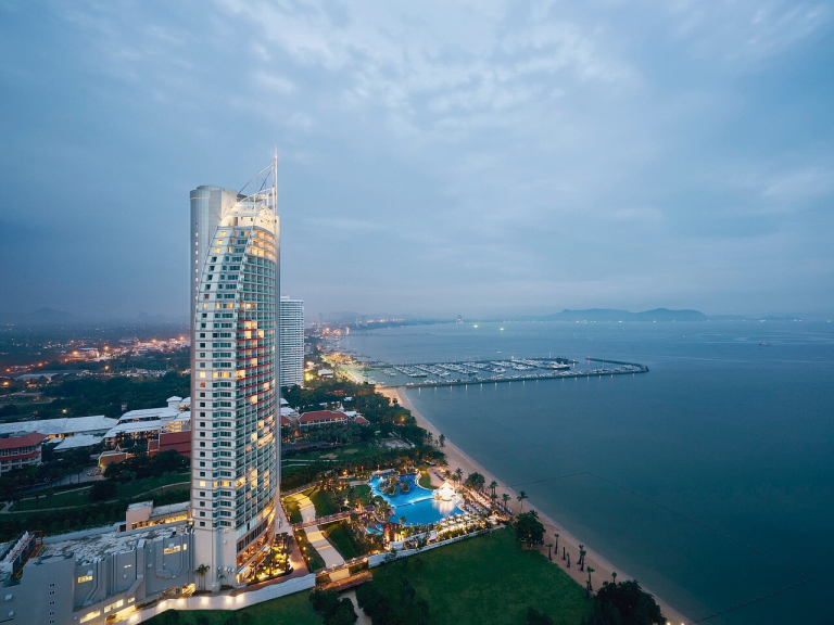 Movenpick Siam Hotel Na Jomtien Pattaya 5*