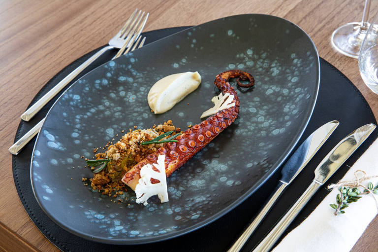 Mangia's Santa Teresa Sardinia, Curio Collection by Hilton