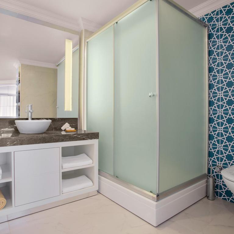 Paloma Marina Suites