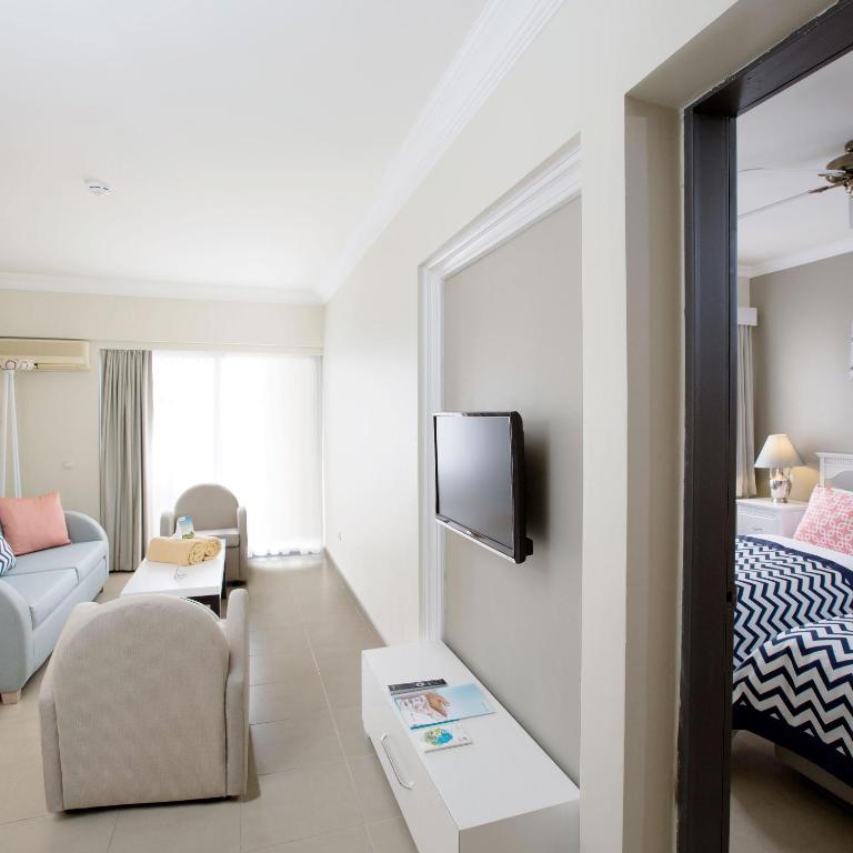 Paloma Marina Suites