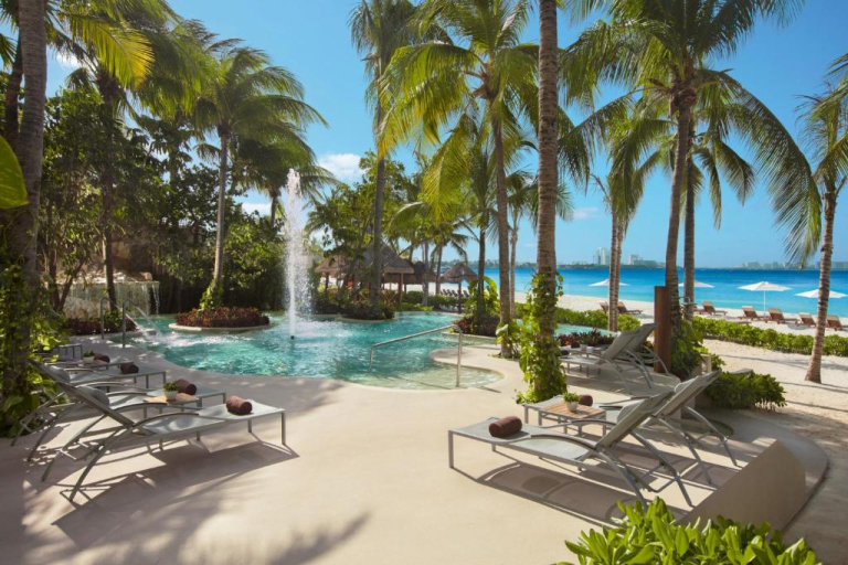Dreams Sands Cancun Resort & Spa  5*