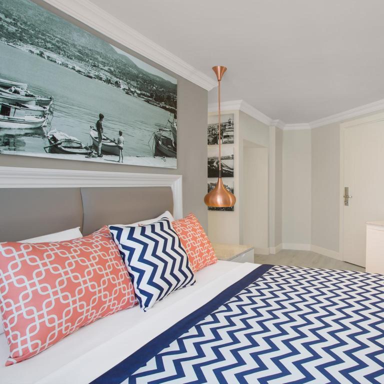 Paloma Marina Suites