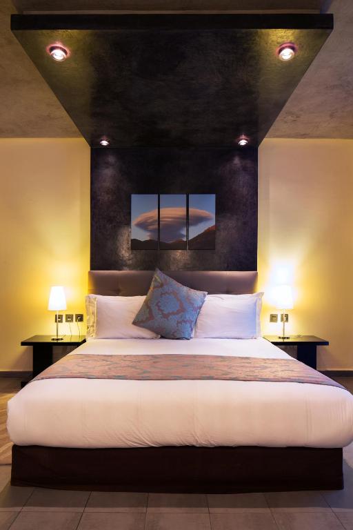 Dellarosa Hotel Suites & Spa