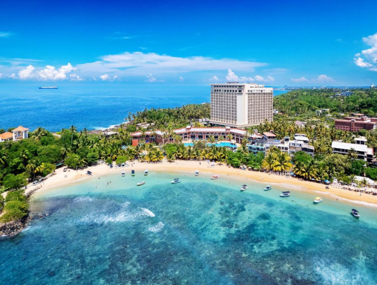 Araliya Beach Resort & Spa 5*