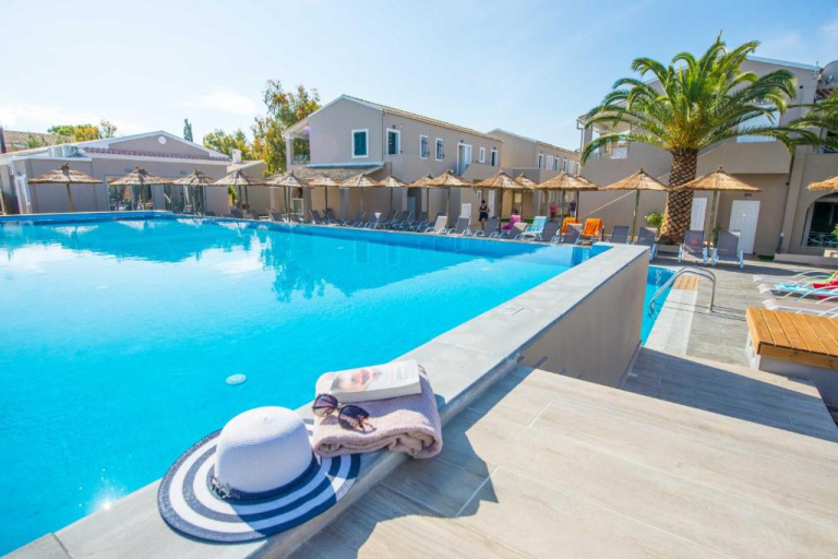 Amour Holiday Resort 4*
