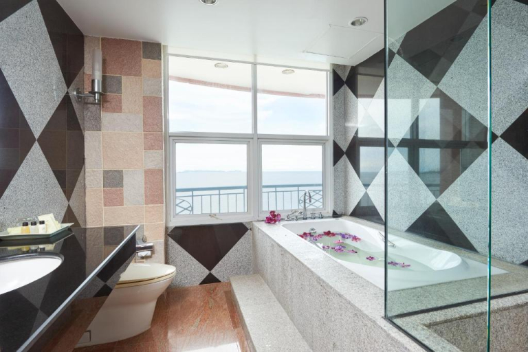 Long Beach Garden Hotel & Spa