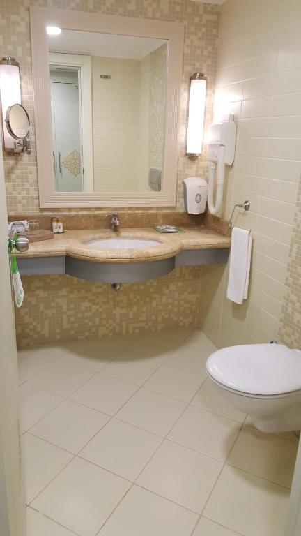 Crystal Admiral Resort Suites & Spa