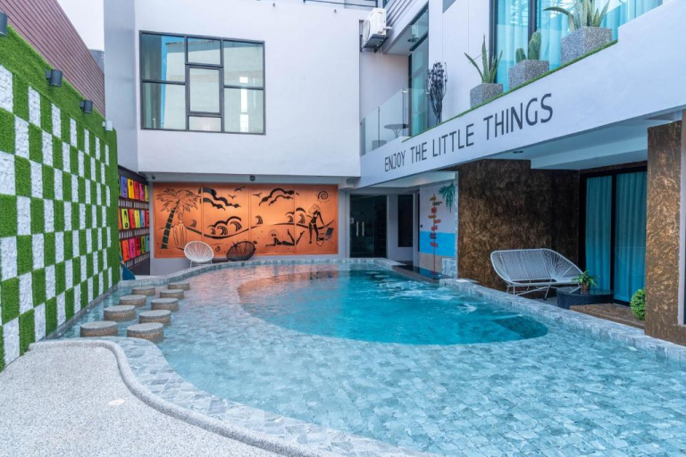 One Loft Hotel Kata