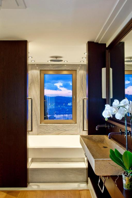 Kontokali Bay Resort & Spa