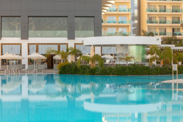 Nissiblu Beach Resort