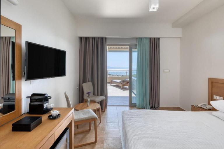 Almira Hotel Arkoudi