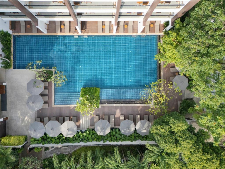 Woodlands Suites  