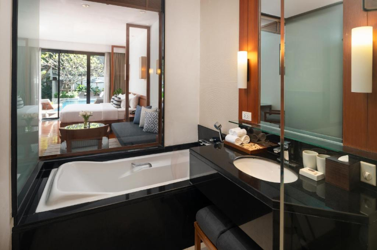 Woodlands Suites  