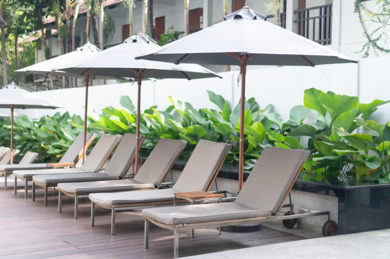 Woodlands Suites  