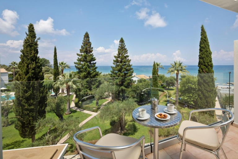 Delfinia Hotel
