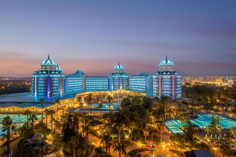 Delphin Be Grand Resort