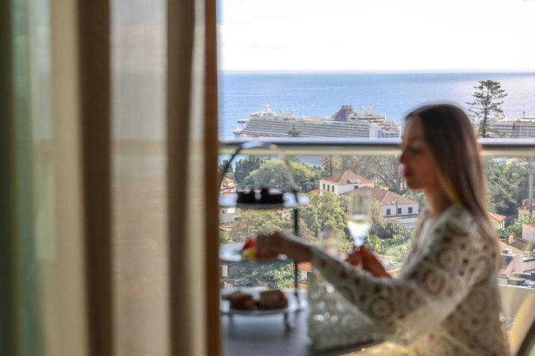 The Views Baia