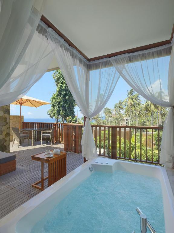 Candi Beach Resort & Spa