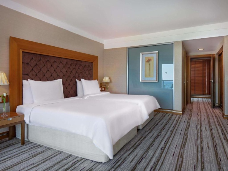 Rixos Sungate - The Land of Legends Access