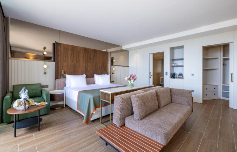 Nirvana Cosmopolitan