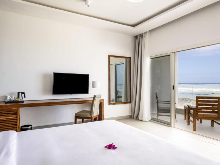 Nungwi Dreams by Mantis