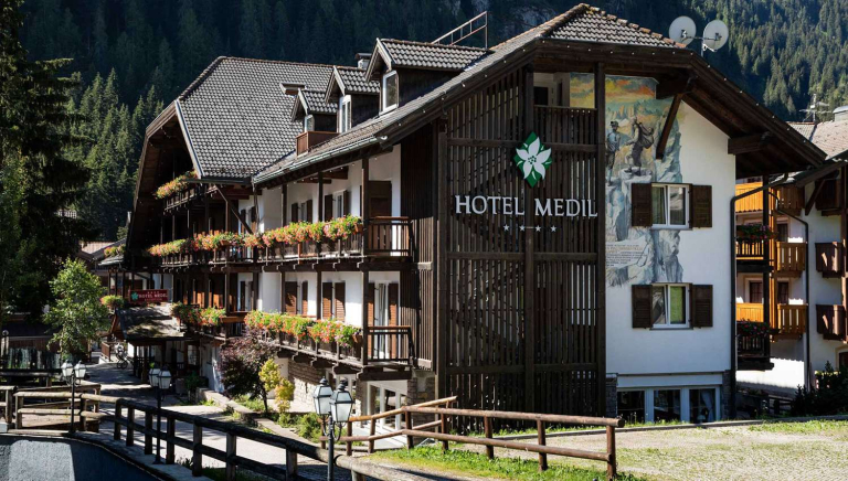 Hotel Medil 4*