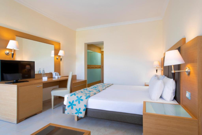 Sol by Melia Cosmopolitan Rhodes