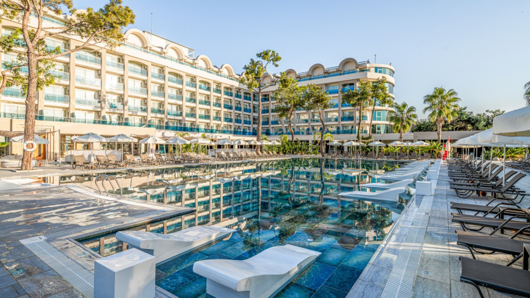 Berry Blue Hotel
