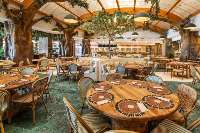 Holiday World Polynesia Hotel