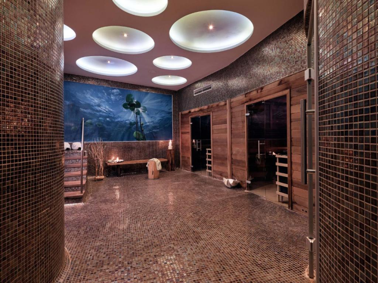 Pilot Beach Resort & Spa