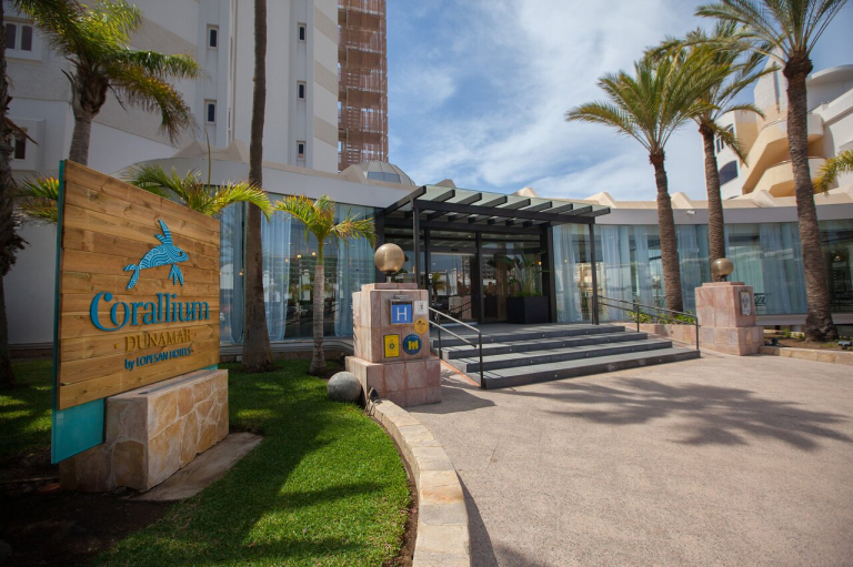 Corallium Dunamar by Lopesan 4*