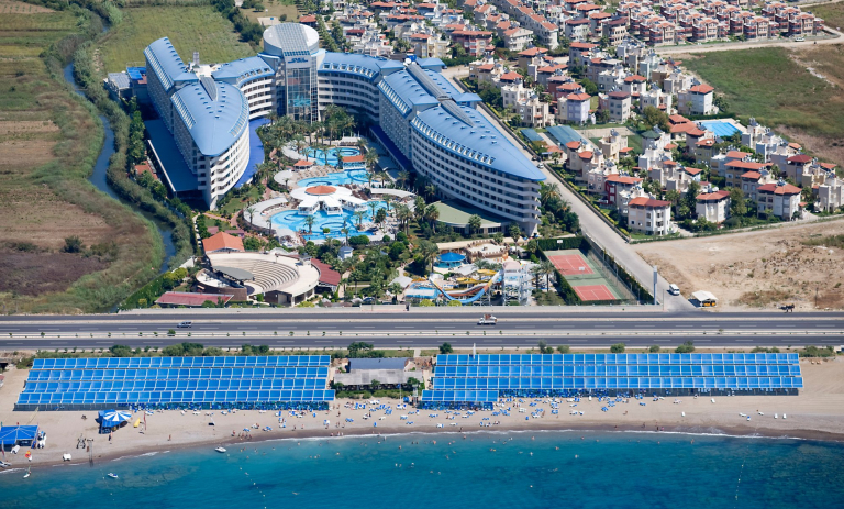 Crystal Admiral Resort Suites & Spa